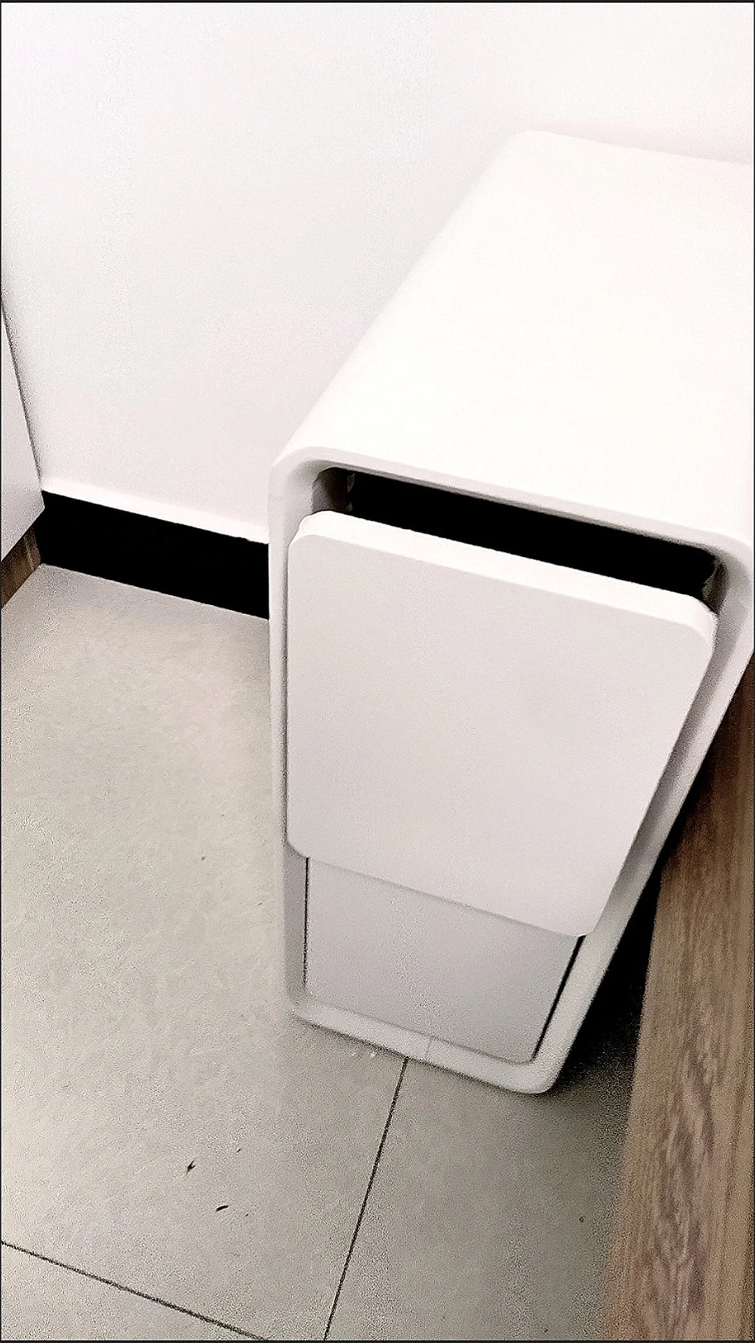 Table de chevet en bois massif avec 2 tiroirs - Design minimaliste