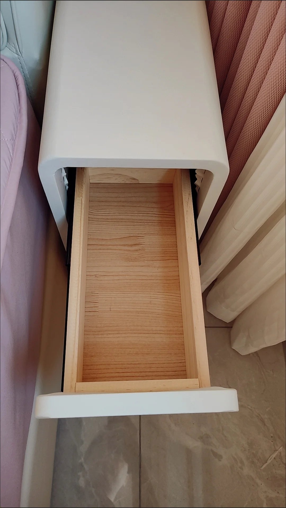 Table de chevet en bois massif avec 2 tiroirs - Design minimaliste