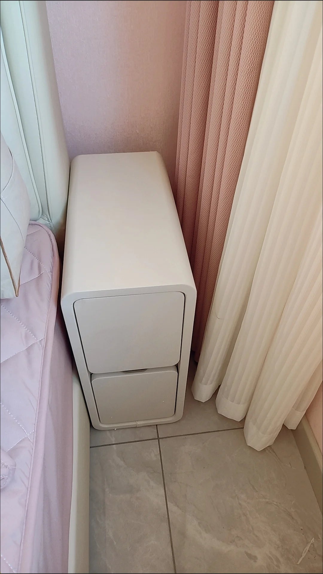 Table de chevet en bois massif avec 2 tiroirs - Design minimaliste