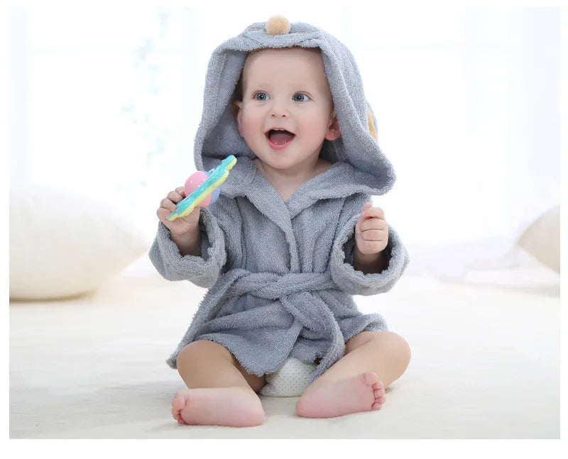 Robe de bain en coton pour bébé : peignoir doux et pyjama