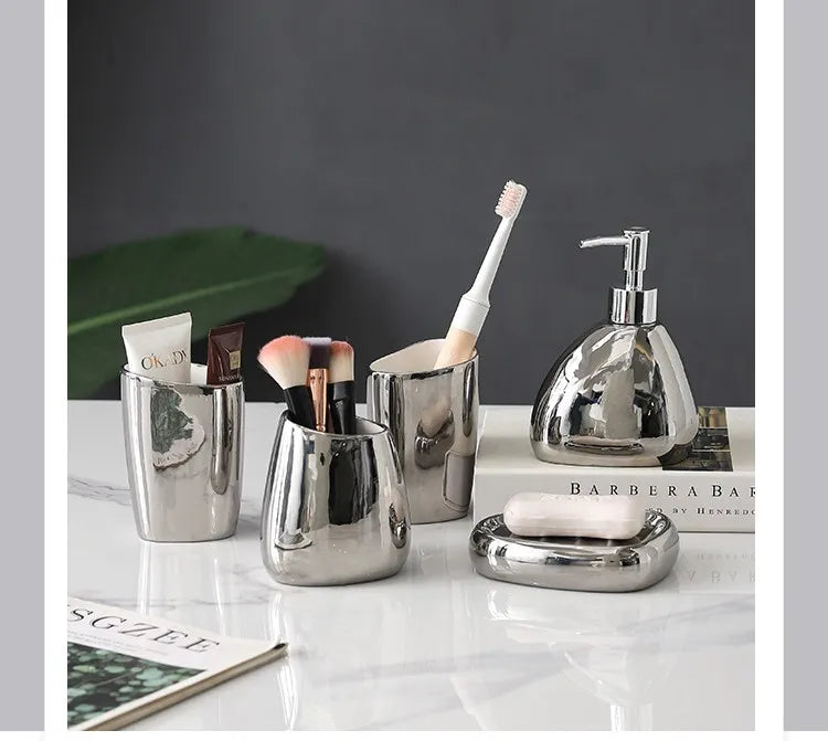 Set d'accessoires de salle de bains en céramique chinoise élégante