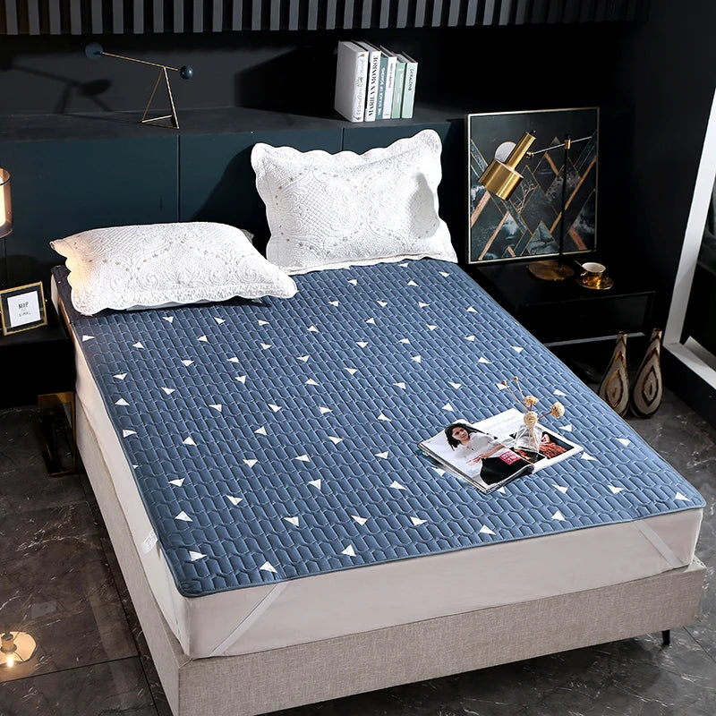 Couvre-lit imperméable antidérapant pour matelas - Protection efficace
