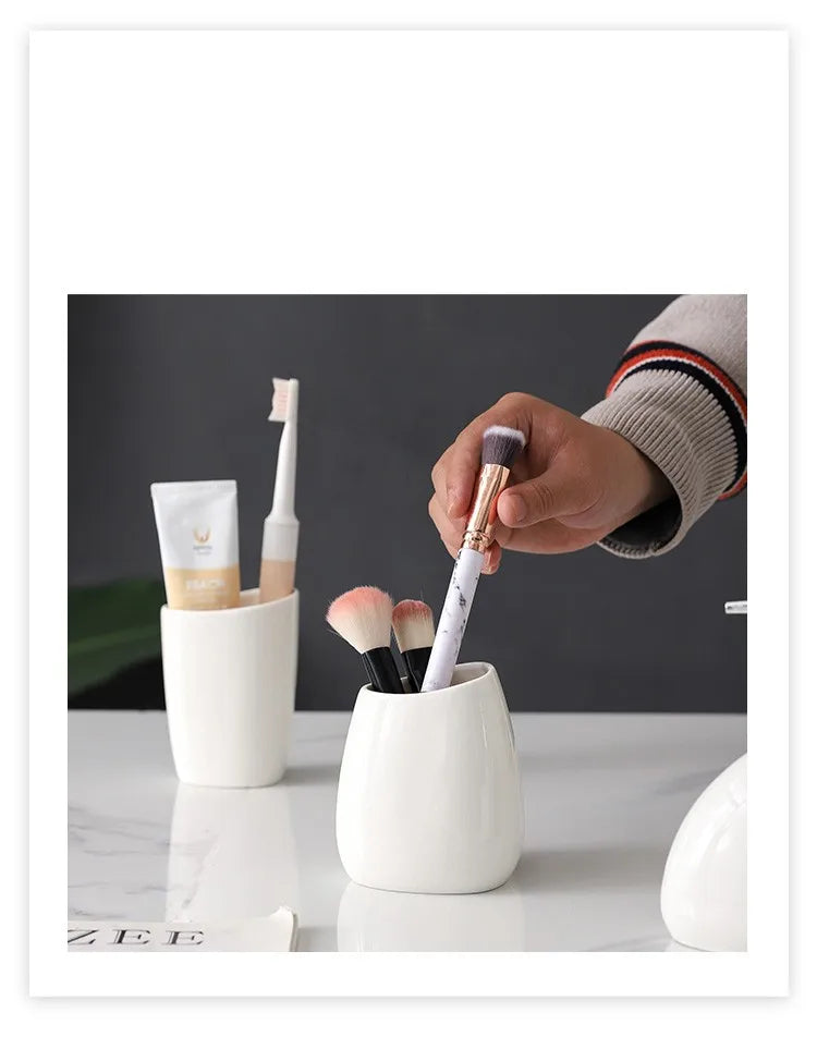 Set d'accessoires de salle de bains en céramique chinoise élégante