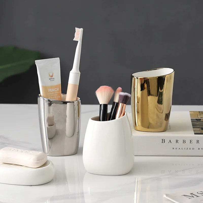 Set d'accessoires de salle de bains en céramique chinoise élégante