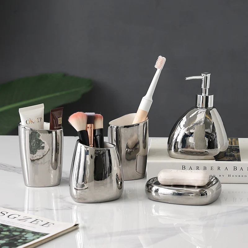 Set d'accessoires de salle de bains en céramique chinoise élégante