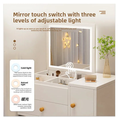 Coiffeuse moderne avec baie vitrée pour chambre à coucher