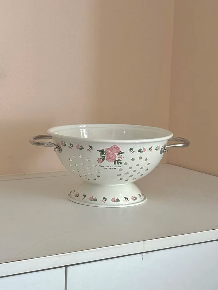 Panier à fruits vintage en émail rose - Élégance pour la cuisine