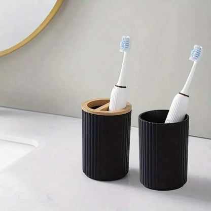 Ensemble de salle de bain moderne : porte-brosse, poubelle & plus